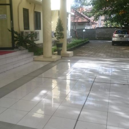 Edutel Undiksha Hotel ซีงาราจา ภายนอก รูปภาพ